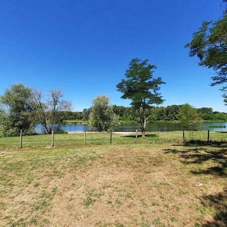 Camping Onlycamp Le Port Saint-Benoît-sur-Loire Exteriör bild