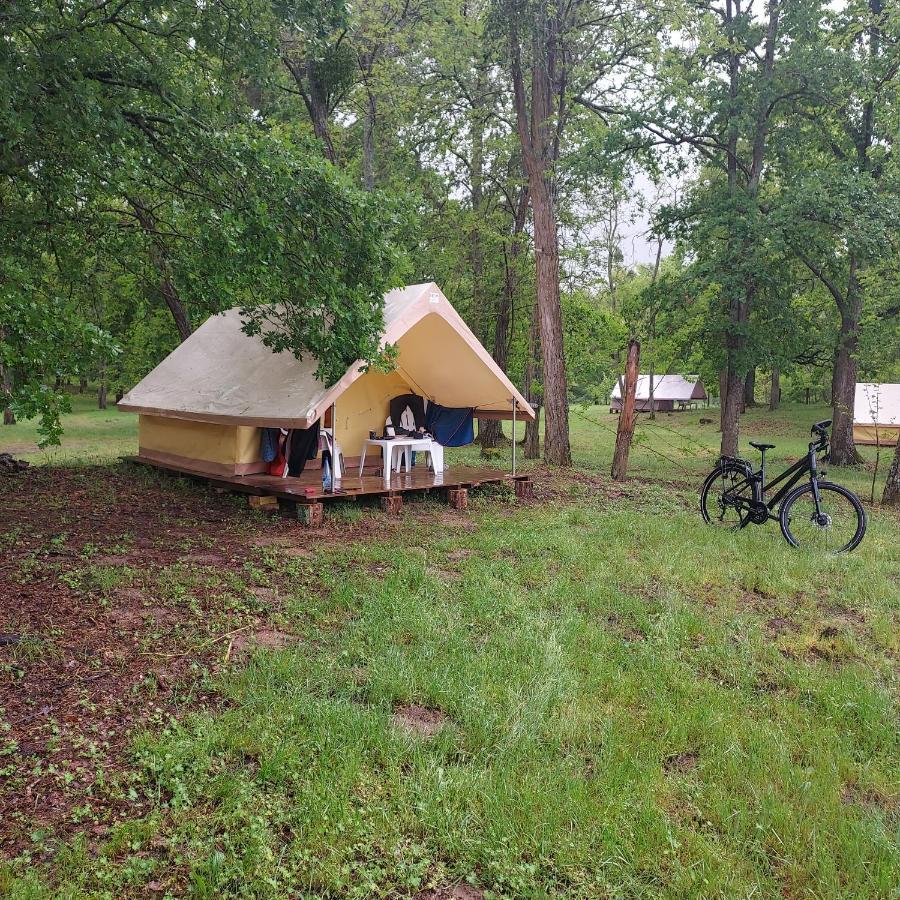 Camping Onlycamp Le Port Saint-Benoît-sur-Loire Exteriör bild