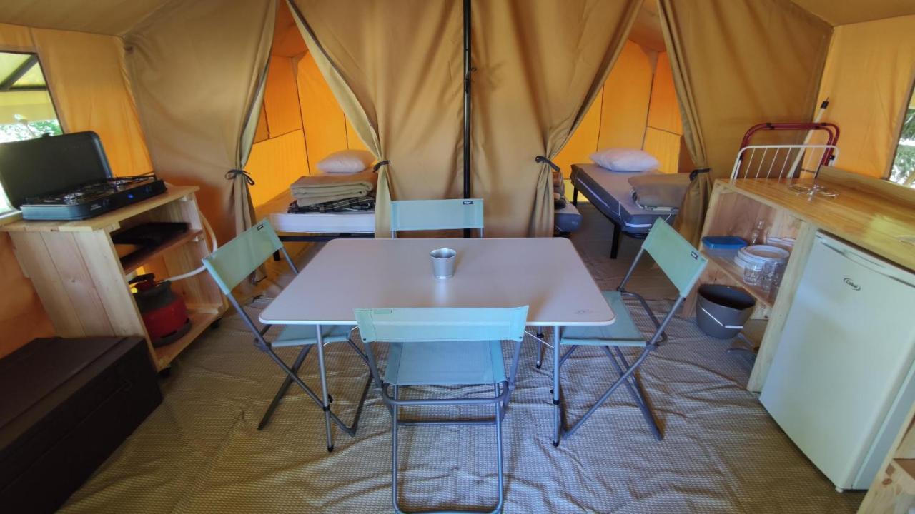 Camping Onlycamp Le Port Saint-Benoît-sur-Loire Exteriör bild